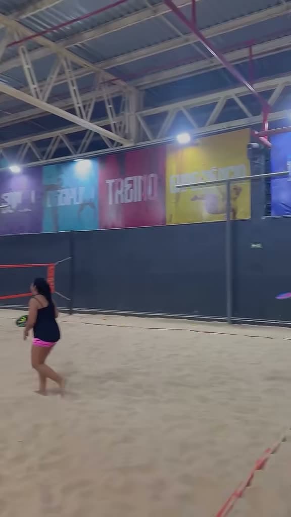 Beach tennis